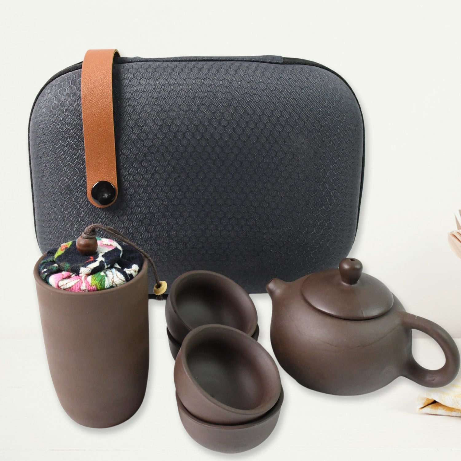 Portable Kung Fu Tea Set With a bag (Set Of 6pcs)