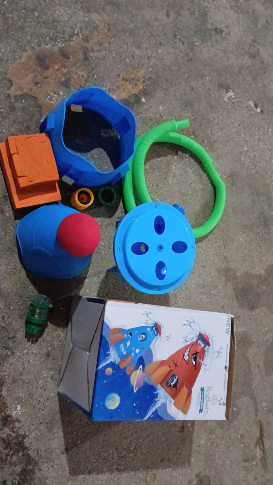 Sprinkler Rocket Launcher Summer Toy for Kids (1 Set)