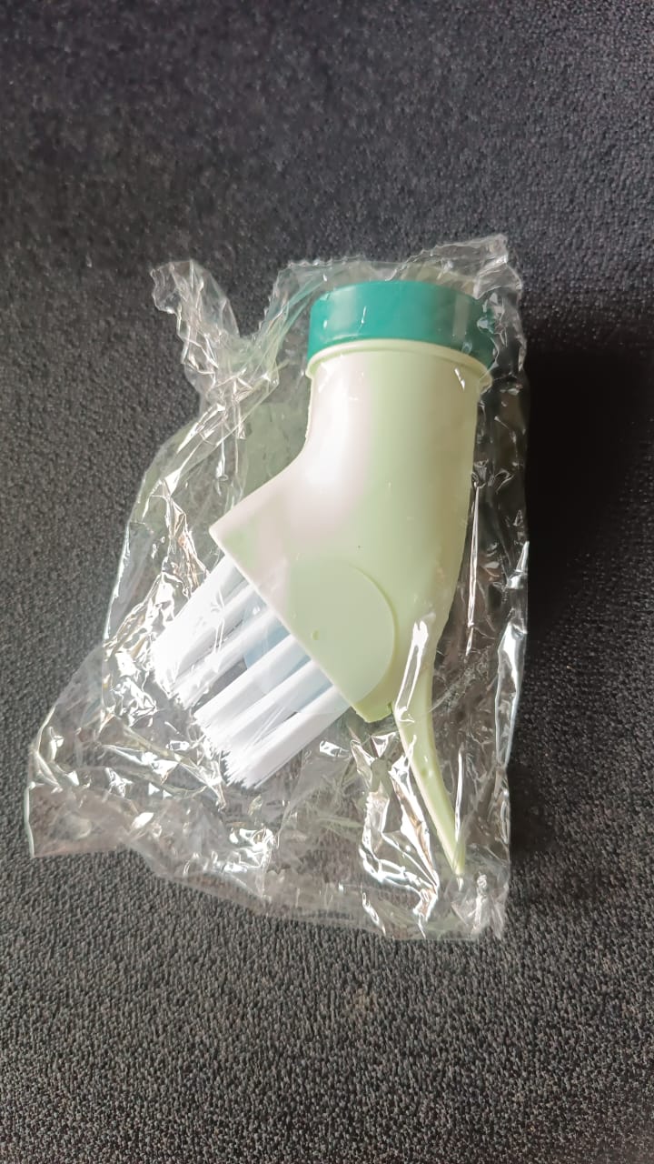 Multipurpose Bottle-Connectable Cleaning Brush with Built-In Scraper (2 Pc)